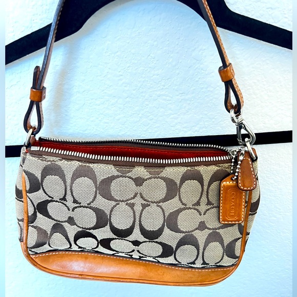 Authentic Coach Signature Pouchette - Picture 1 of 4